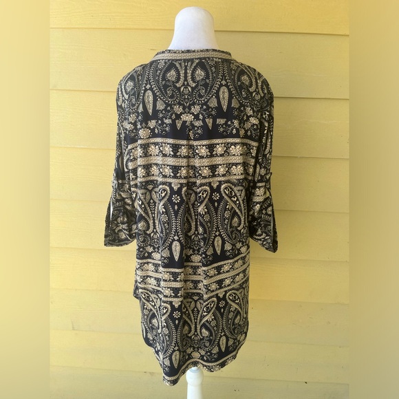 A.jesdani Women’s Top Blouse Plus 2XL Geometric 3/4 Roll Tab Sleeve V Neck - Picture 8 of 14